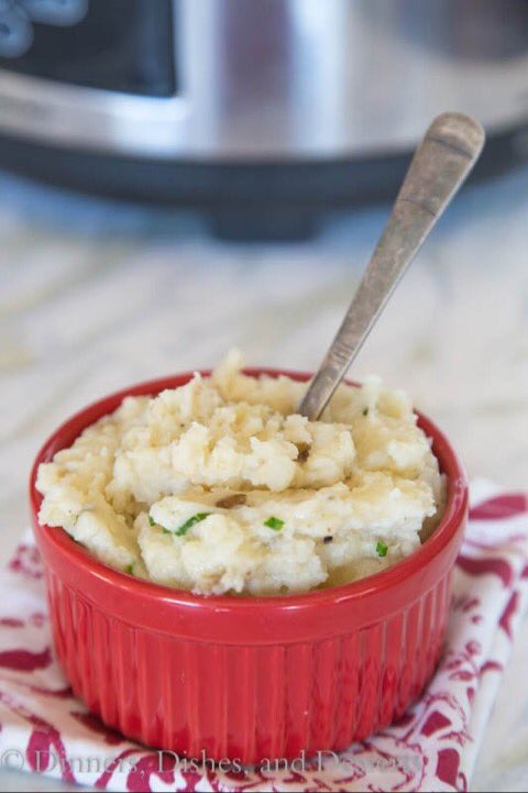 _mashed_potato's tweet photo. @allison_wargo @jayme_cooper here is a sexy picture of mashed potatoes to get you two through the week https://t.co/niTJRhRhbb