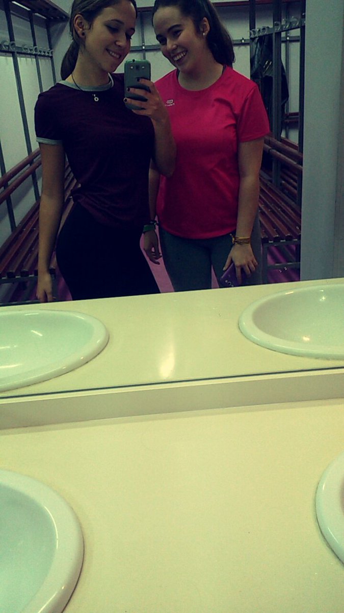 crisbl98's tweet photo. Volvemos a la carga #gym #seformolagosadera #treseme #tresmesessinlavarlo #mazadas
#sevanotandoelgym #fitnesslife https://t.co/Jjue187vvg