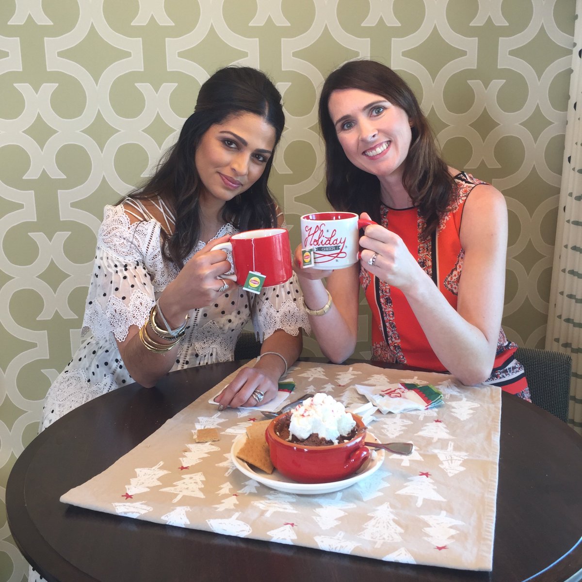 gemstaff16's tweet photo. A BIG & BOLD thank you to @iamcamilaalves for having me on #CamilasCode today! #boldbaking #HolidayBaking https://t.co/NS4xjtOIDu