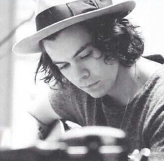 Name Harry, 21, dominate. Rt.