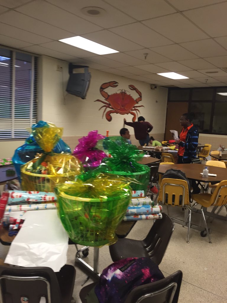 OMHS_PTSA's tweet photo. Getting into the holiday spirit! @OMHS_Eagles SADD students wrapping gifts for those in need. @DDance_BCPS https://t.co/mYis6yfttj