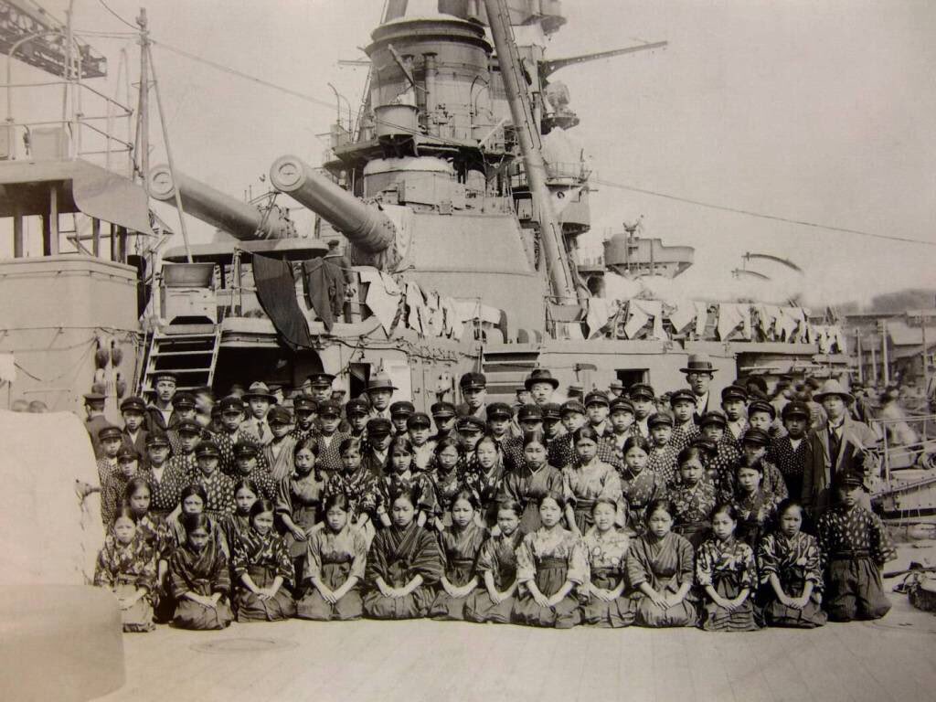 Heisenberg Ausf B Pa Twitter 19年 戦艦金剛 中学生の記念撮影だろうか 金剛も洗濯物を干していて生活感がある T Co Wutjt1bvwz Heisenberg Ausf B Pa Twitter 19年 戦艦金剛 中学生の記念撮影だろうか 金剛も洗濯物を干していて生活感がある T Co Wutjt1bvwz