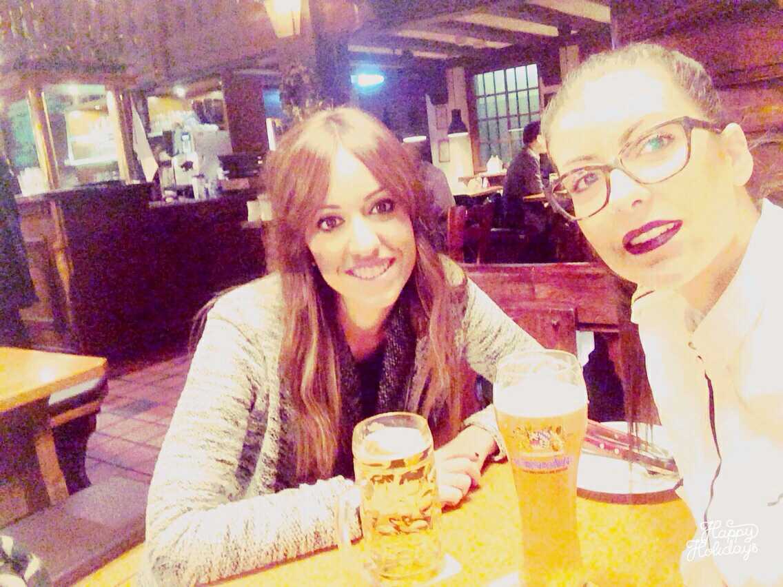 beacalonge's tweet photo. De cervezas por alemania con @KrlaSpain 🍺🍻 https://t.co/s2YowrRSsF