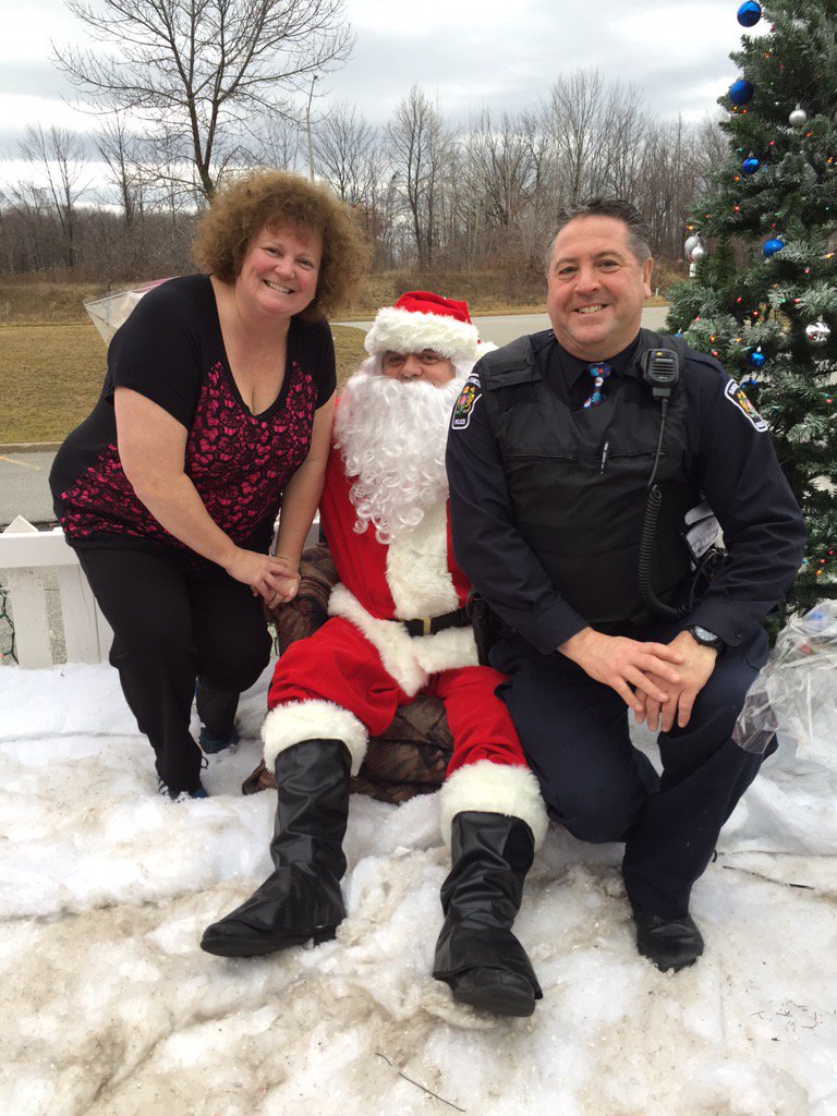 nsstritons's tweet photo. Visiting with Santa! #townofinnisfil #SouthsimcoePS https://t.co/rwuJO4PPdI