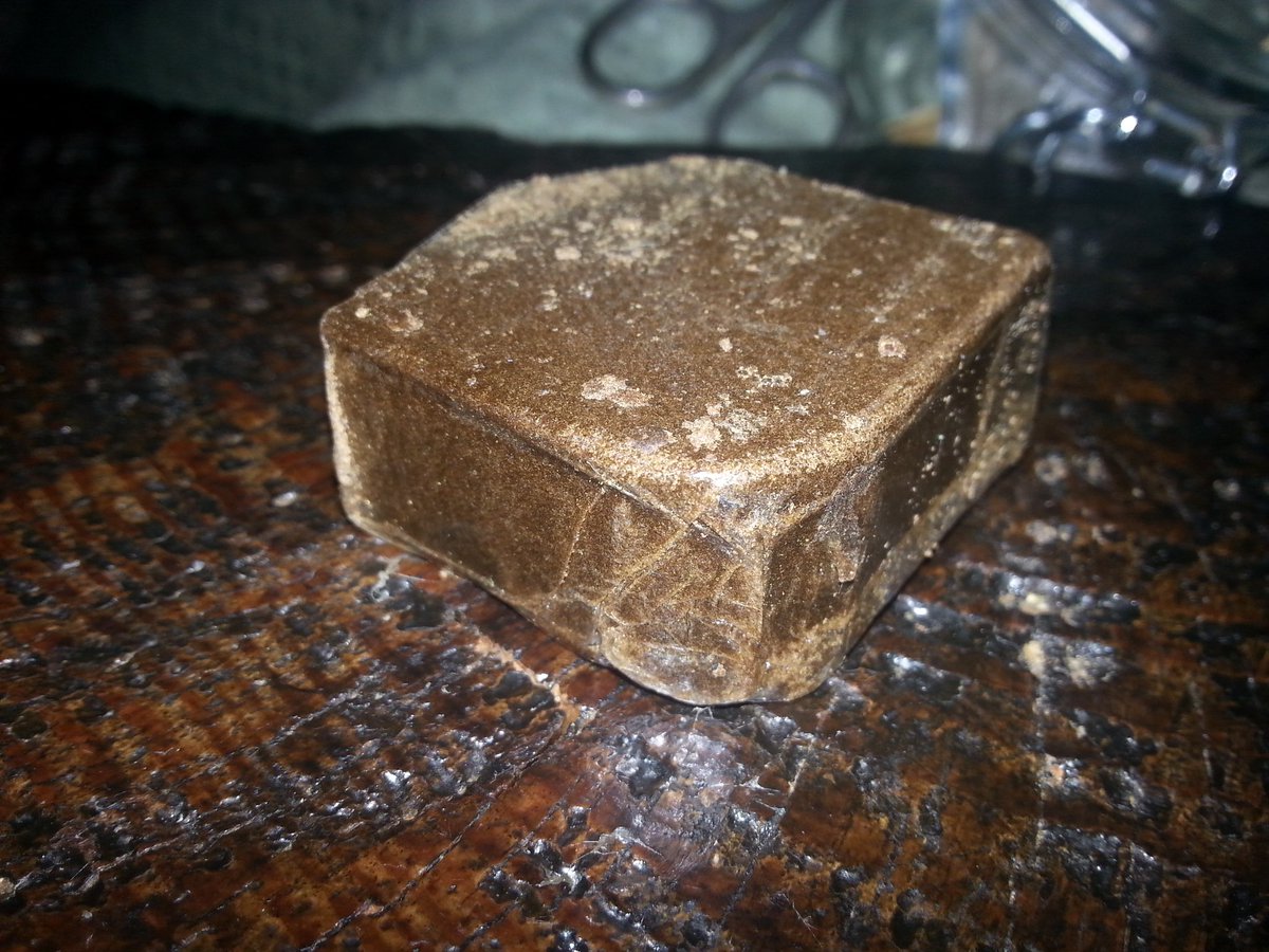 thejars's tweet photo. Time for a #NightTimeToke on a #PhatOne nice, soft, oily, crumbly #Hash even comes in #Hemp sacks https://t.co/UlyvSe6lg7
