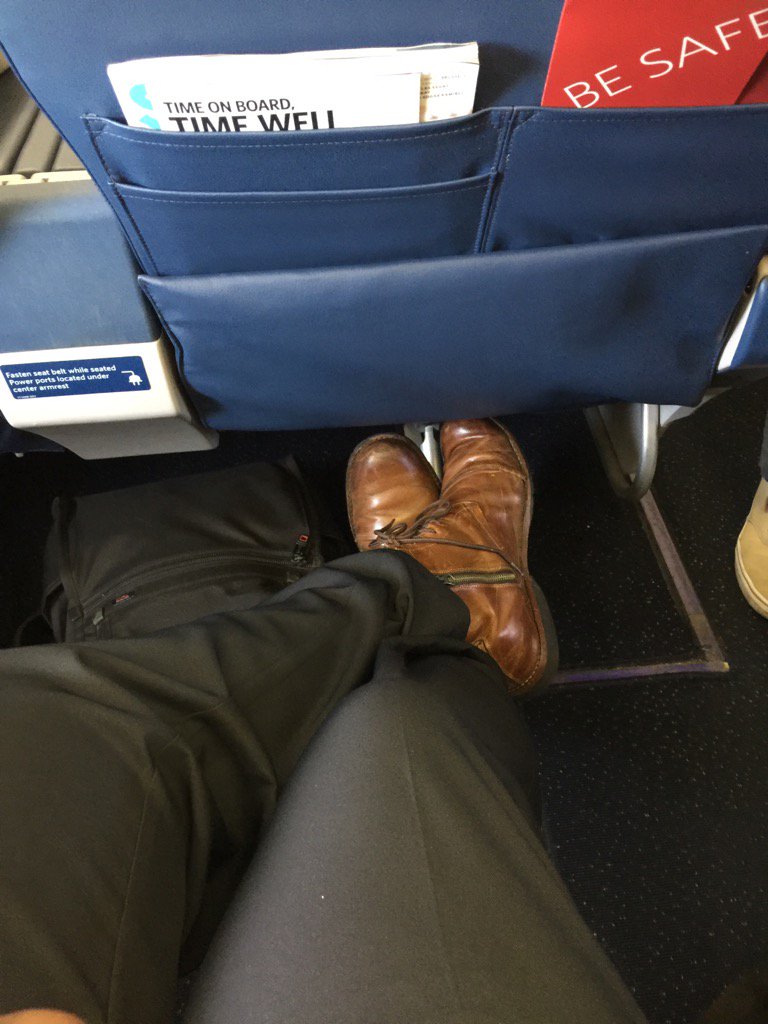 nicksmithnews's tweet photo. Well, the party is over - #Swalwelling back to work! β€οΈ this @Delta #QualityComfort #FeelingLikeABoss #SFO - #MSP https://t.co/GcKTPyznfg