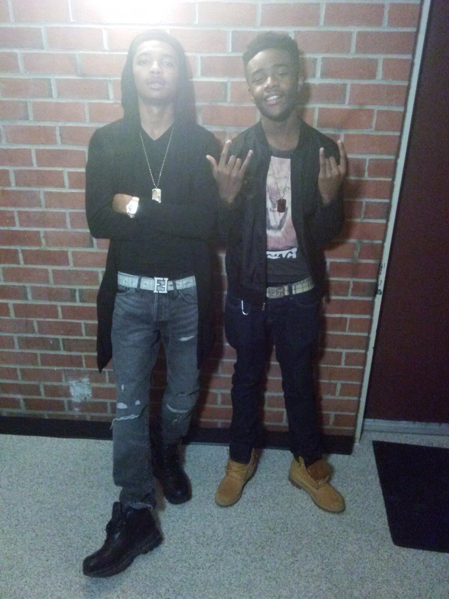 Prettyboy_T_Y's tweet photo. We At The Top Like Ahh Caption😎💪💸🔥#YNE https://t.co/Dgd0VWtTLK