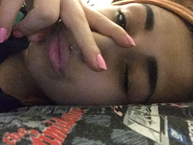 BTW MY LIPS LOOK GREAT OK BYE . LMAO NO ONE's GONNA SEE TBIS ANYWAYS , SO https://t.co/9W8msyouKZ