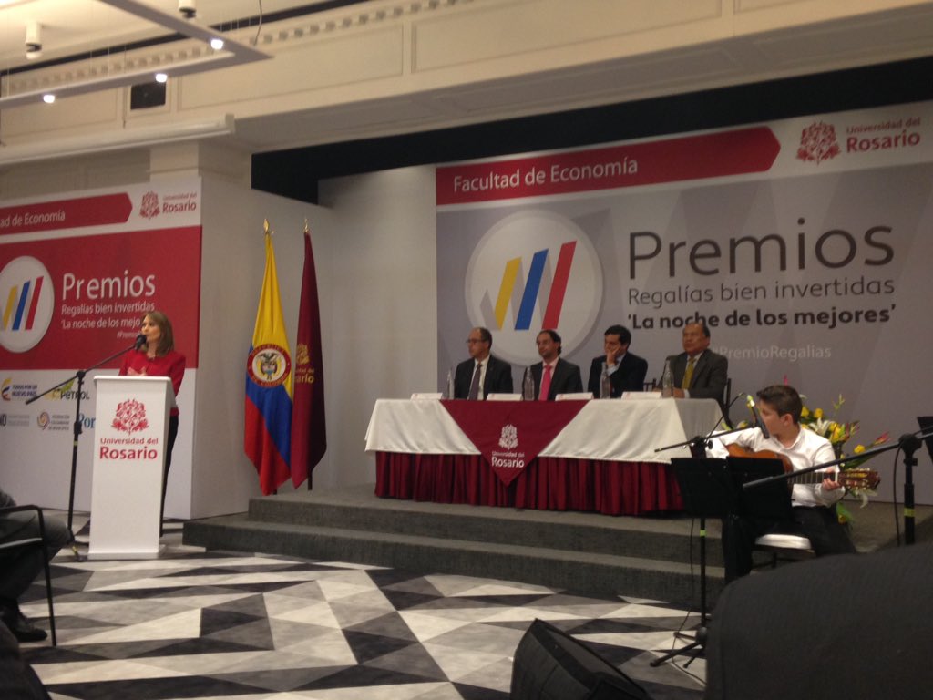 <a href="/EconUrosario/">Economía URosario</a> anfitriona de los Premios a las Regalías bien invertidas, por el diseño del modelo de evaluación