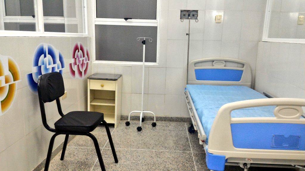 PanchoArias2012's tweet photo. Desde la Parroquia Bolívar entregamos Rehabilitada la Sala de hospitalización del Hospital II de Niños de Maracaibo. https://t.co/oPOdLVLZX6