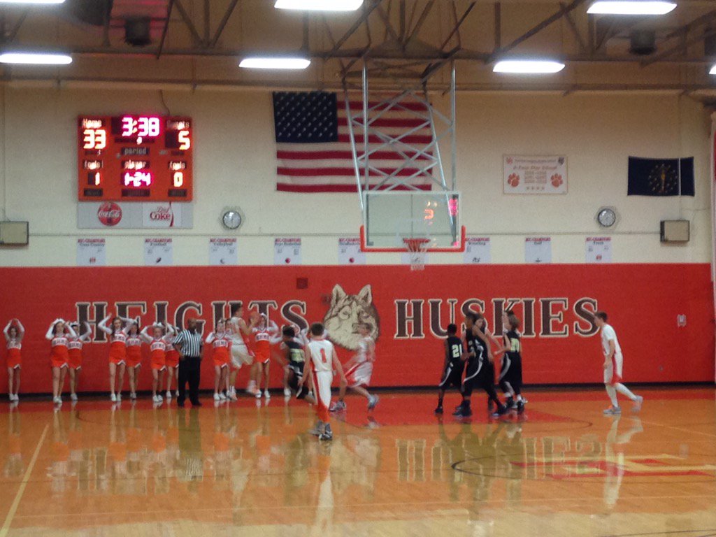 Kiger7HHMS's tweet photo. HHMS 8th grade basketball versus Noblesville East. Congrats on a great win!! #hhmspride #hhmsbball #hhmscheer https://t.co/AvztKUeq73