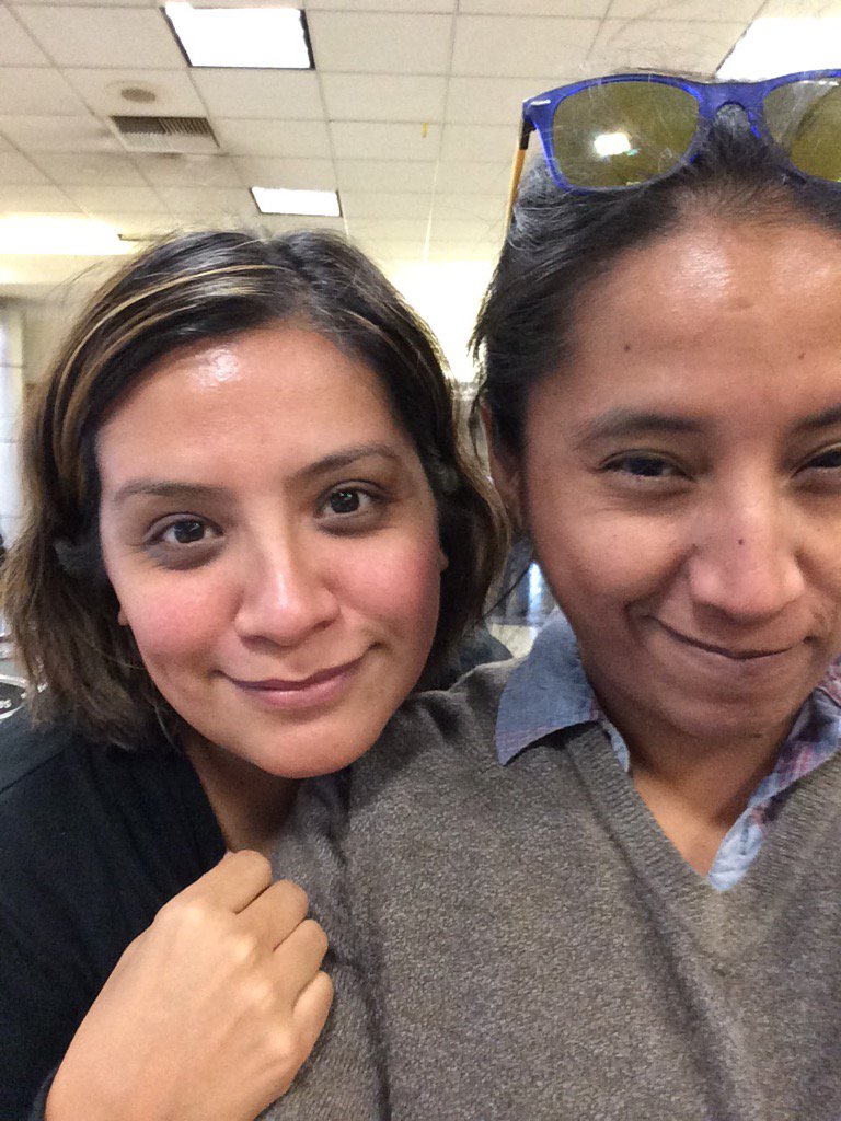 CNTA's tweet photo. @cristela9  accidental greeting at the airport while watching a boy wait for his sweetie w flowers AND sign!! https://t.co/J0xxZUoqQH