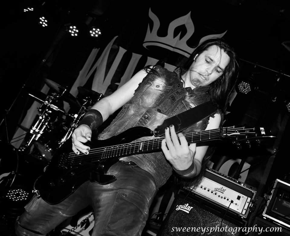 xWhitexEmpressx's tweet photo. Guitarist #JeremyKohnmann live in Madison, WI
Photo by #MarySweeney
#ESPGuitars https://t.co/MJzbGZATig