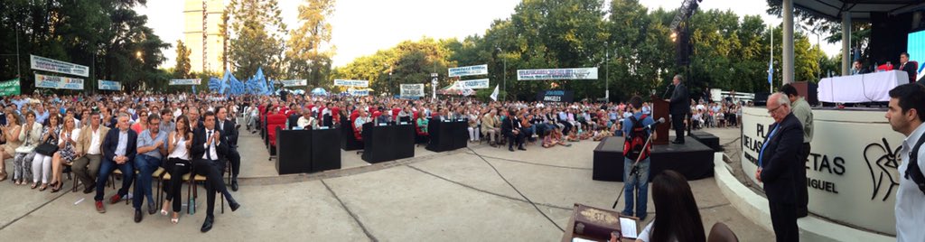 MassaPrensa's tweet photo. IMAGENES | @SergioMassa y @MalenaMassa presentes en la Jura de @delatorrej en San Miguel https://t.co/AZRYt4p9cS