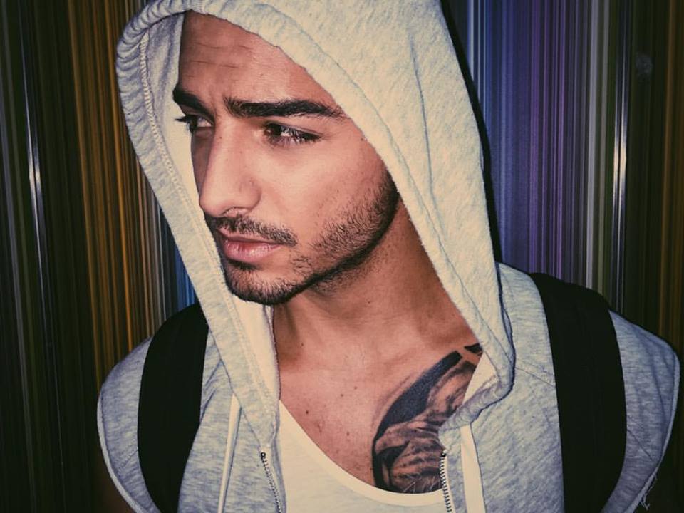 telehit_musica's tweet photo. . @maluma cumplió el sueño de una de sus fans. ¡Checa el video y ve lo que hizo por ella! https://t.co/DlvFUQ52rw https://t.co/uO8Y8X9FVc