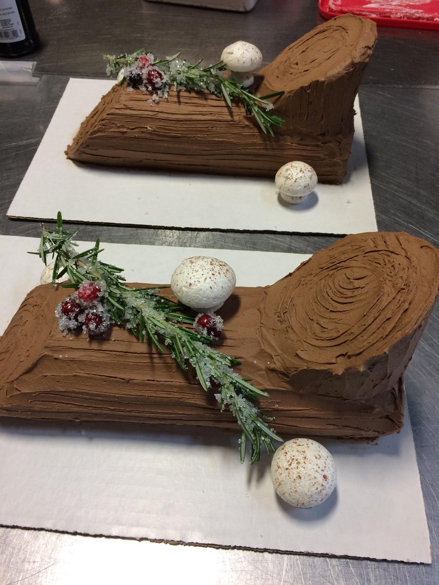 BloomBakingKC's tweet photo. Yule Logs are ready for your holiday table. Call us @ 816-283-8437 to order yours for pick up next week. https://t.co/09OmZ7n2id