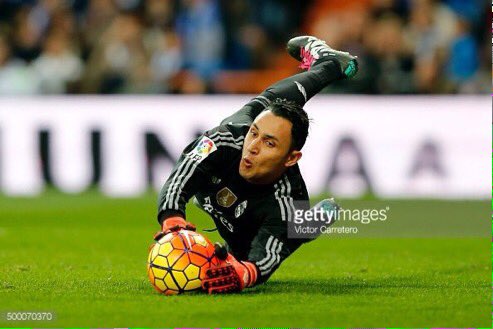 Madridismoreal's tweet photo. Un día como hoy, pero de hace 29 años, nacía Keylor Navas 🎉🎂👌🏻😍⚽️🔝

1 RT = FELICIDADES KEYLOR. #PuraVida #genius https://t.co/zbXz5guQKO