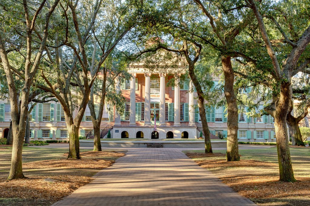 2MuchET's tweet photo. So grateful and blessed to announce that I have verbally committed to play D1 tennis at the College of Charleston!! https://t.co/ANASp6lInQ