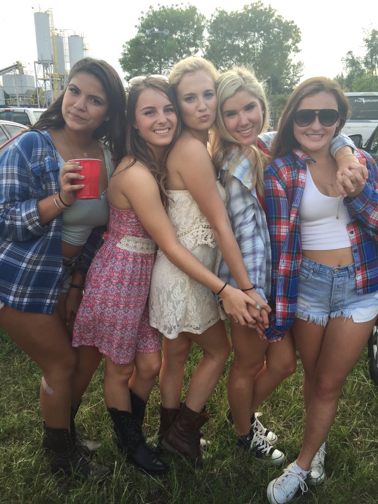 happy birthday gooby!! love you so much hope your day was perfect ❤️❤️