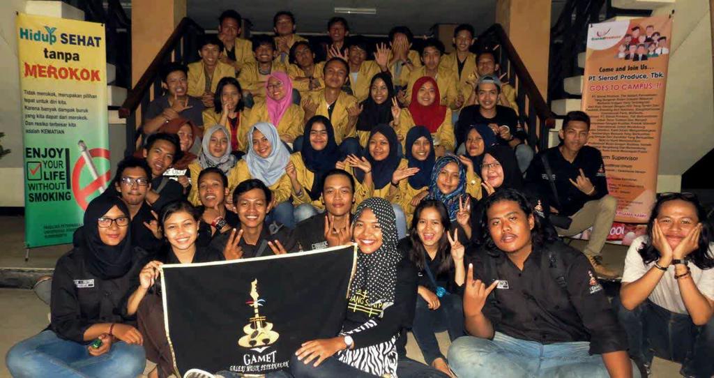 Line up anggota galeri musik peternakan.  😄😄😄😊😊😳