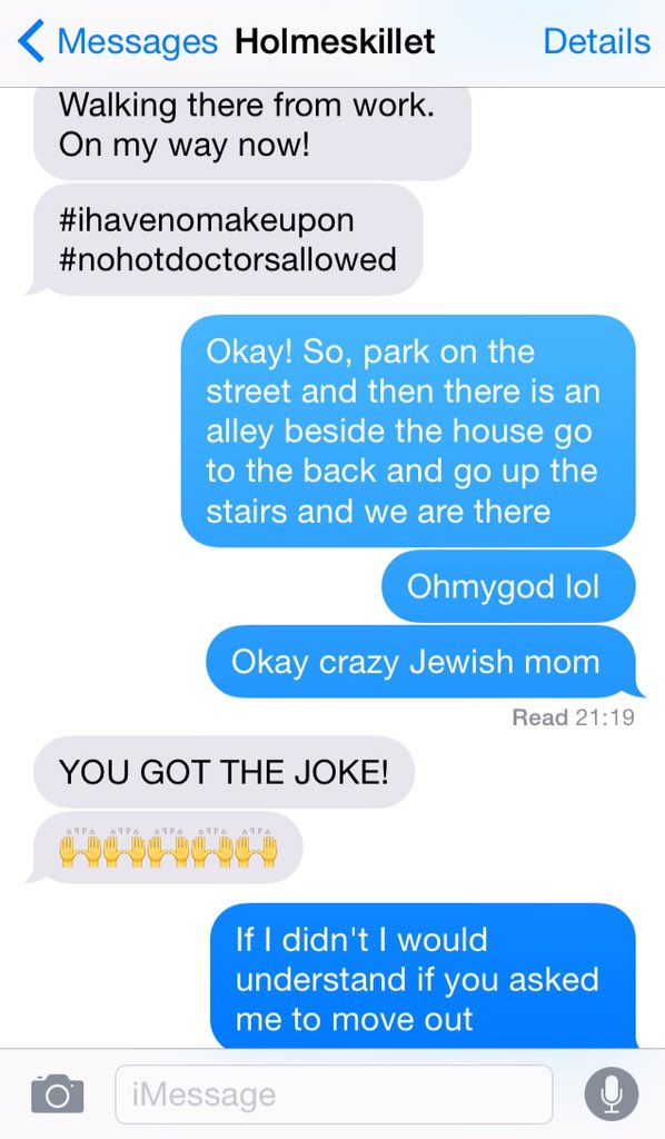 MacNeilMeghan's tweet photo. Roommate goals @crazyjewishmom @jrdnhlms https://t.co/BpJyo7CHob