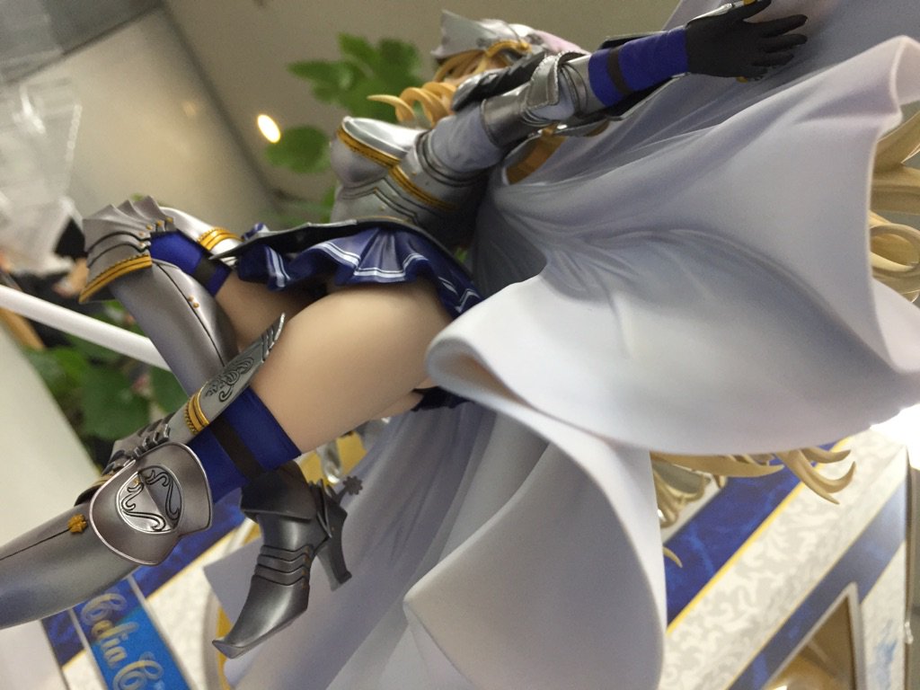 walroma_a's tweet photo. スィーリア様1���7スケールフィギュアが発売されております！とにかく大きい！！いろんな所が♪つい我を忘れて社内で撮影会をしてしまった・・・。そしてキャストオフは、お家に帰ってからが紳士の嗜み！！(宣伝担当まっつん)#walroma_a https://t.co/u20XwsQ6Ed