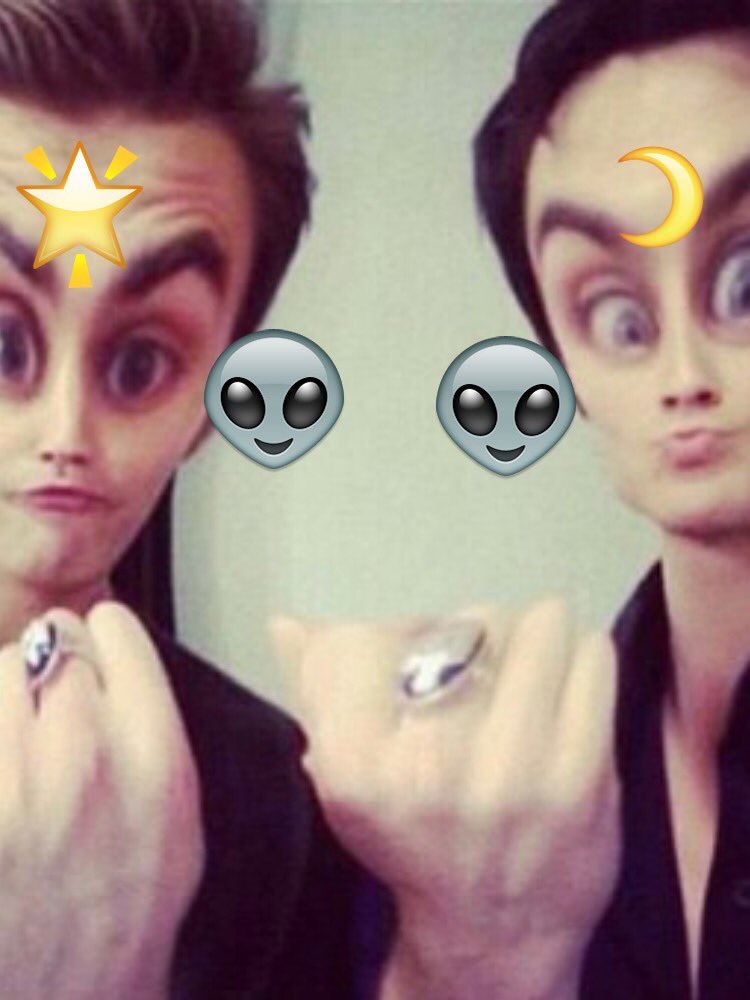 vampire_lover35's tweet photo. There so cute omg @paulwesley @iansomerhalder https://t.co/u9tXZVxwyt