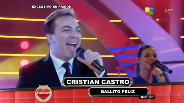 AmericaTV's tweet photo. #VolveloAVer > @CristianCastro, en el escenario de @PasionOriginal 

#Video > https://t.co/nEJ4xvVwJD https://t.co/o31rpq7D36
