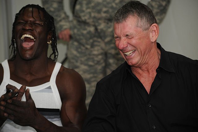 TheSteveFall_'s tweet photo. When Vince McMahon told R-Truth they were going to screw with Bo Dallas tonight. #Raw #RAWPhilly https://t.co/jmqDDohxGw