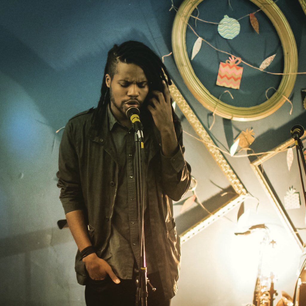 BryanPhase's tweet image. I love photos of me singing! 📸@rclatter #singer #performer #love #stillpointe