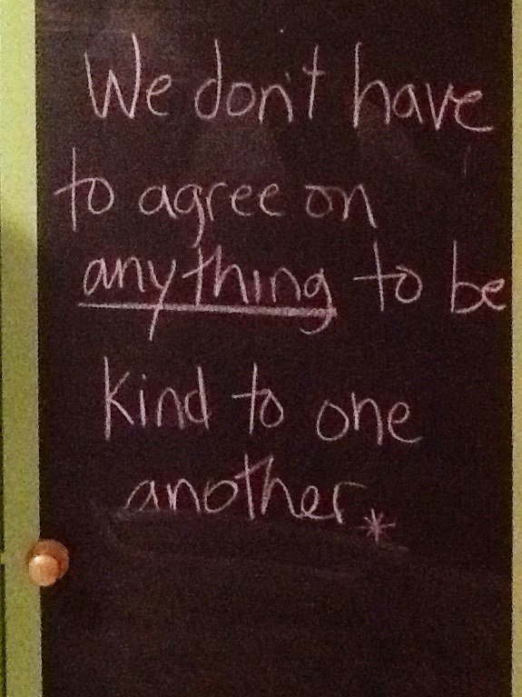 DougGreenAuthor's tweet image. Kindness.  Costs nothing.  Changes everything.  buff.ly/1Z8TxjO #humanizenotstigmatize