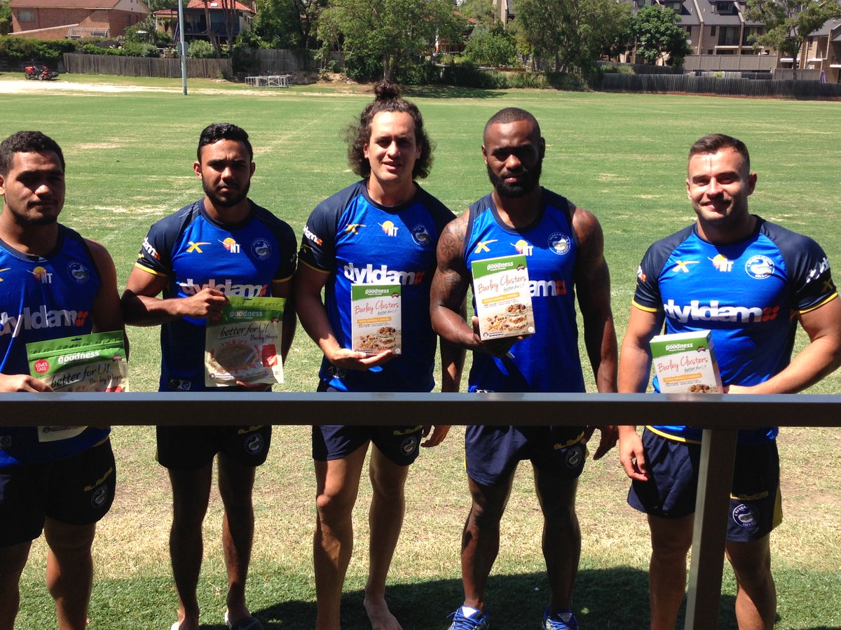 GoodnessFood's tweet photo. @theparraeels enjoy our Barley Clusters &amp; Barley Wraps as part of their nutrition program! #lowgi #blueandgold https://t.co/krl3LocUhc