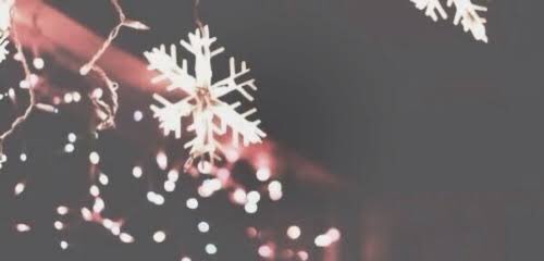 tiradoq's tweet photo. Chritmas layout @ArianaGrande 💭☕️❤️ https://t.co/dCXuUQc9MF