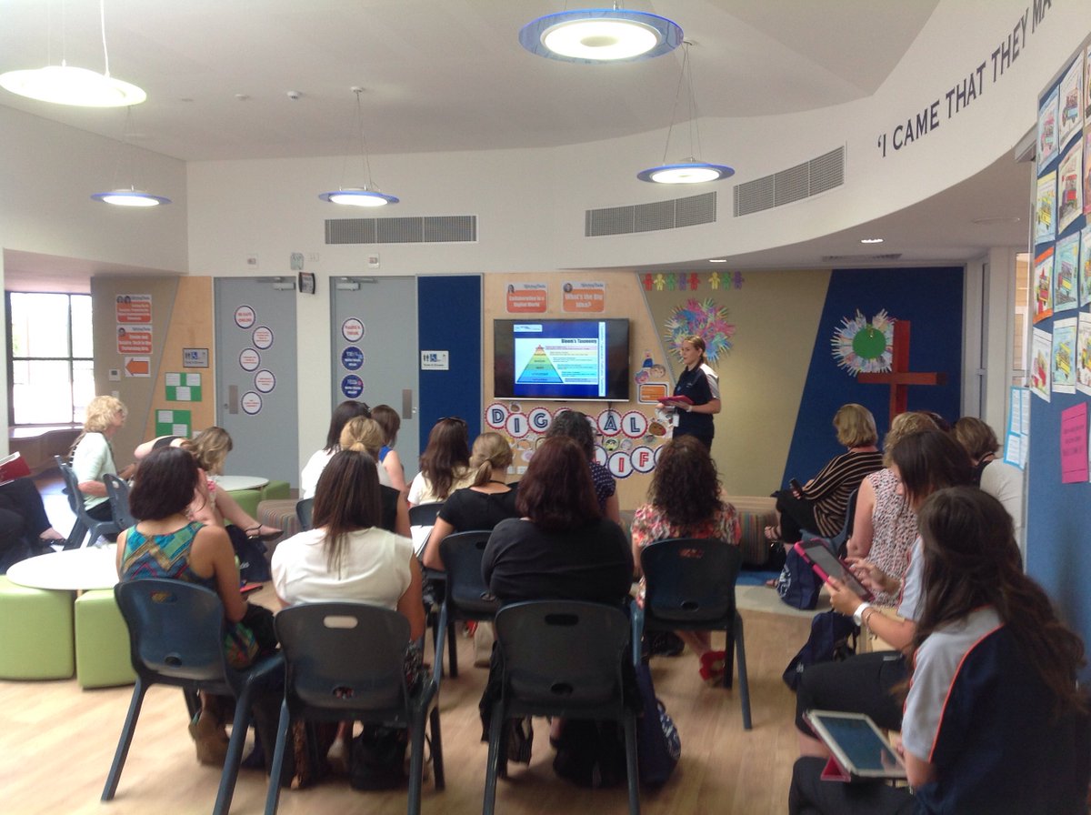 melcroswell's tweet photo. What’s the Big Idea?  Networking and sharing practice #switchingtracks https://t.co/8TG0vnQflj
