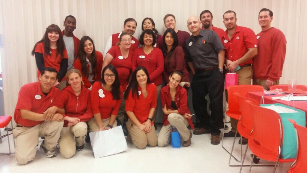 So thankful and excited to be a part of this amazing team! #2163 #bestteaminretail #Q4 <a href="/ayosafi12/">Ahmad</a> @ncerelejia