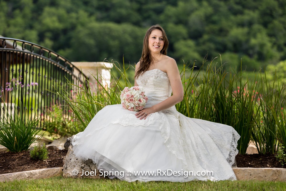 joelspring's tweet photo. Bridal sessions are my favorite. #wedding #bridal #rxdesign #weddingphotographer #sanantonio #portraiture https://t.co/eLTruKHA6N
