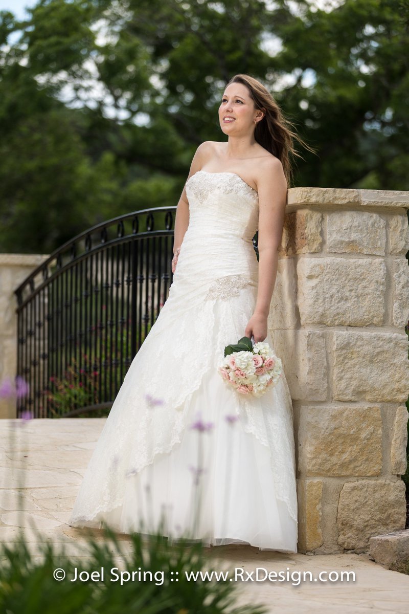 joelspring's tweet photo. Bridal sessions are my favorite. #wedding #bridal #rxdesign #weddingphotographer #sanantonio #portraiture https://t.co/eLTruKHA6N