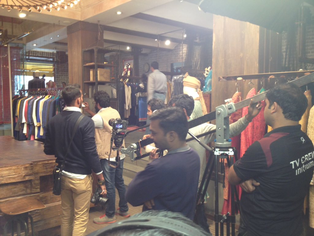 wisdomcinearts's tweet photo. #Shoot #FashionIndustry #CorporateFilm #WisdomArts https://t.co/PkAatIrxyR