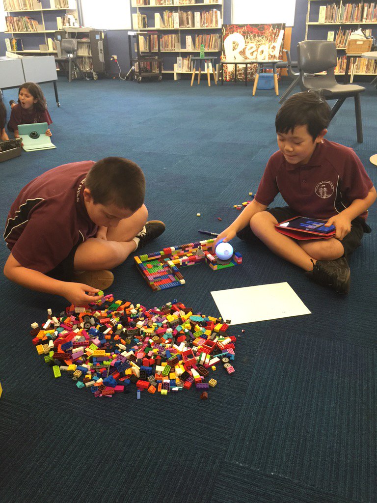 cometlunar's tweet photo. Cameron and Jayden building a maze and programming @sphero using @tickleapp https://t.co/cCrnTZHBo5