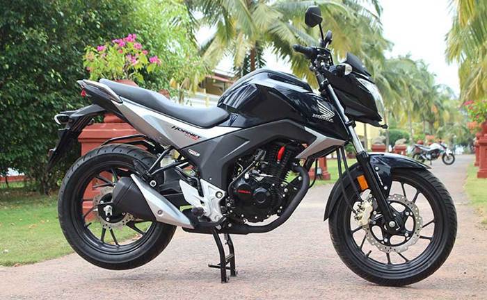 OTONITY's tweet photo. New Honda CB Hornet 160R Resmi Diluncurkan, Harga Cuma Rp 16 Jutaan https://t.co/6TP3UEyyGT https://t.co/jaQhOuDtAN