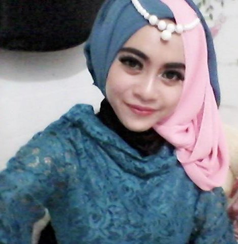 intanhs92's tweet photo. Make up and hijab by me □□ https://t.co/Gb1StJjLFB