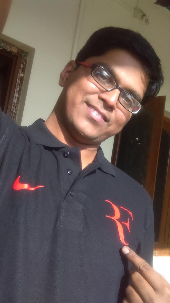 DrDaddyCool's tweet photo. Finally got it...!! @rogerfederer logo polo tee #peRFect. Thank u #JackOfAllThreads https://t.co/AQkqvpTrjt