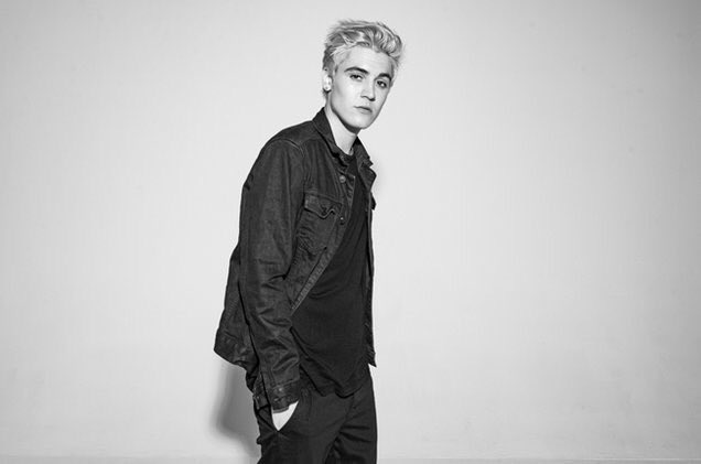 aye i'm sam &amp; i'm new to fl, it's kind of annoying but rt this for me? 😏