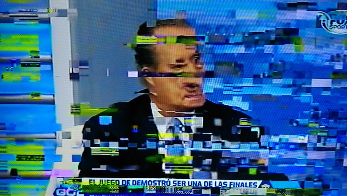 Así la señal de cable que ofrece <a href="/claroelsalvador/">Claro El Salvador</a> desde hace 2 semanas. Ya ni ver tele se puede. Gracias Claro