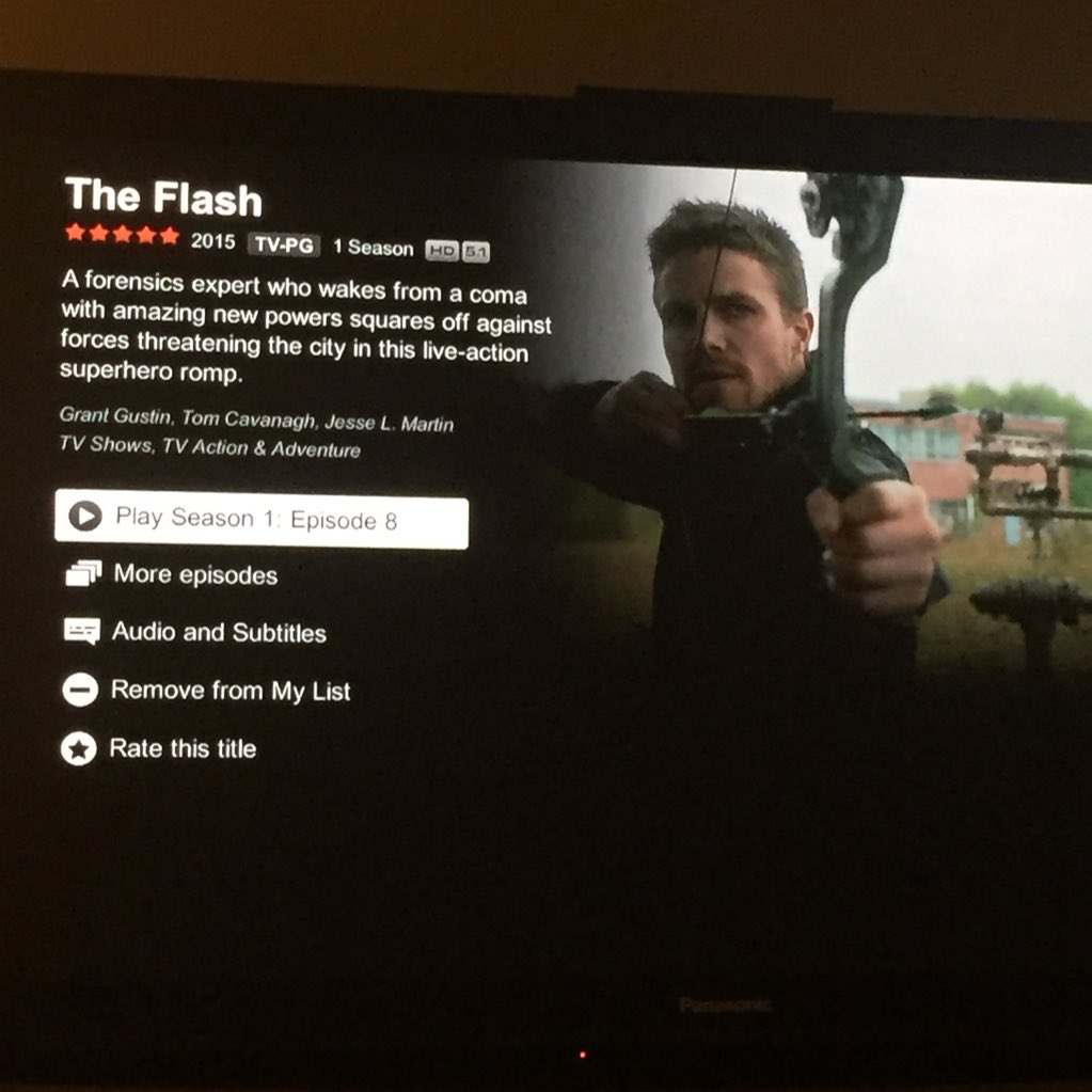 Kittypedia's tweet photo. Been waiting to catch up to this one #TheFlashVsArrow #TheFlash #Arrow ⚡️🏹🎯😍 #Theobsessionisreal https://t.co/fBt3SVaDci