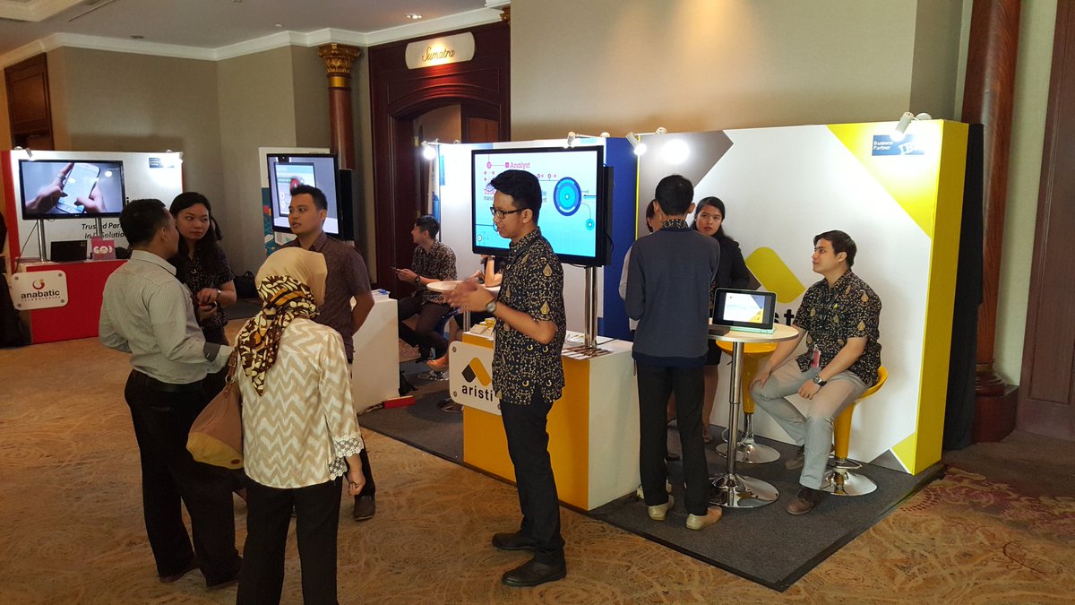 AristiJasadata's tweet photo. Come and join us: #SmarterBanking 2016 Reimagining Everything to be Smarter Banking @Q2_Technologies @AnabaticTech https://t.co/ysr11DQFV2