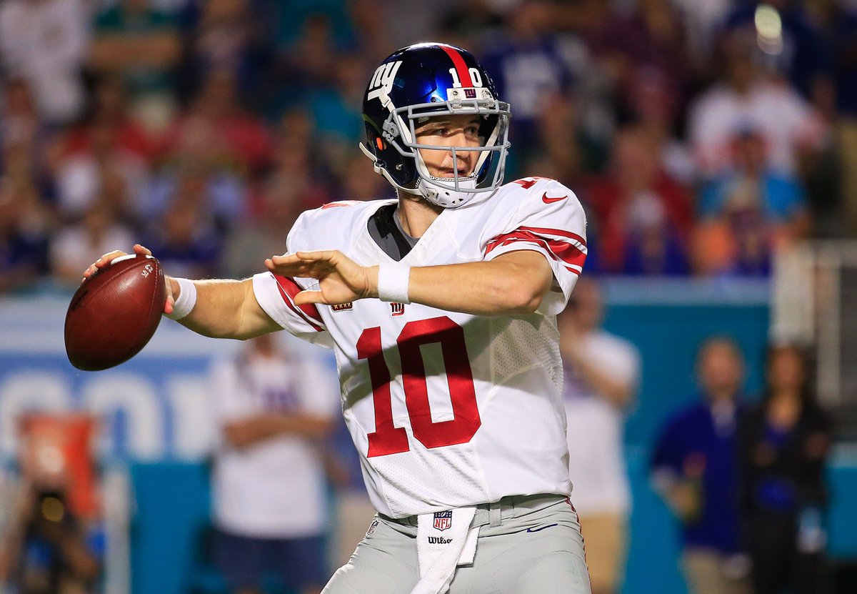 SportsCenter's tweet photo. Eli Manning set a franchise record with 87% Comp pct as he picked apart the Dolphins:

27-31, 337 Pass yds, 4 TD https://t.co/0lTOlzaMMs