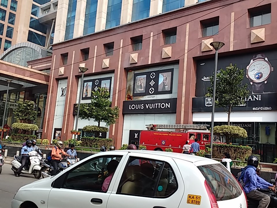 Sunil on X: Louis Vuitton showroom at UB city Bangalore on fire