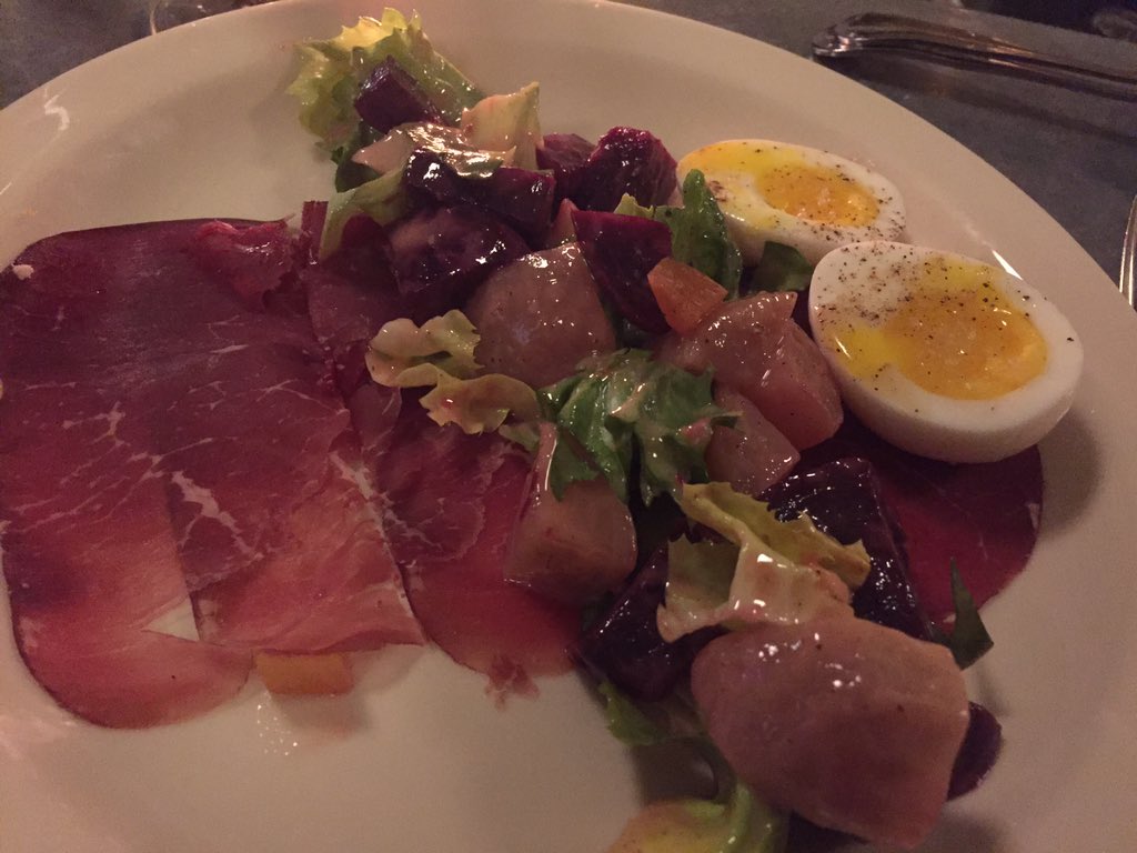 foodhoppers's tweet photo. If you want consistently delicious #French #food in #Seattle, go to #LePichet. #WholeChicken #foodhoppers https://t.co/3YksWbn0Jk