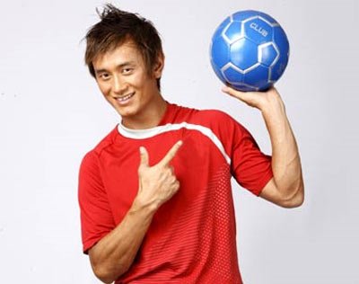 Happy Birthday

Baichung Bhutia(15 Dec 1976)is Indian footballer of Sikkimese-Bhutia descent who plays as a striker. 